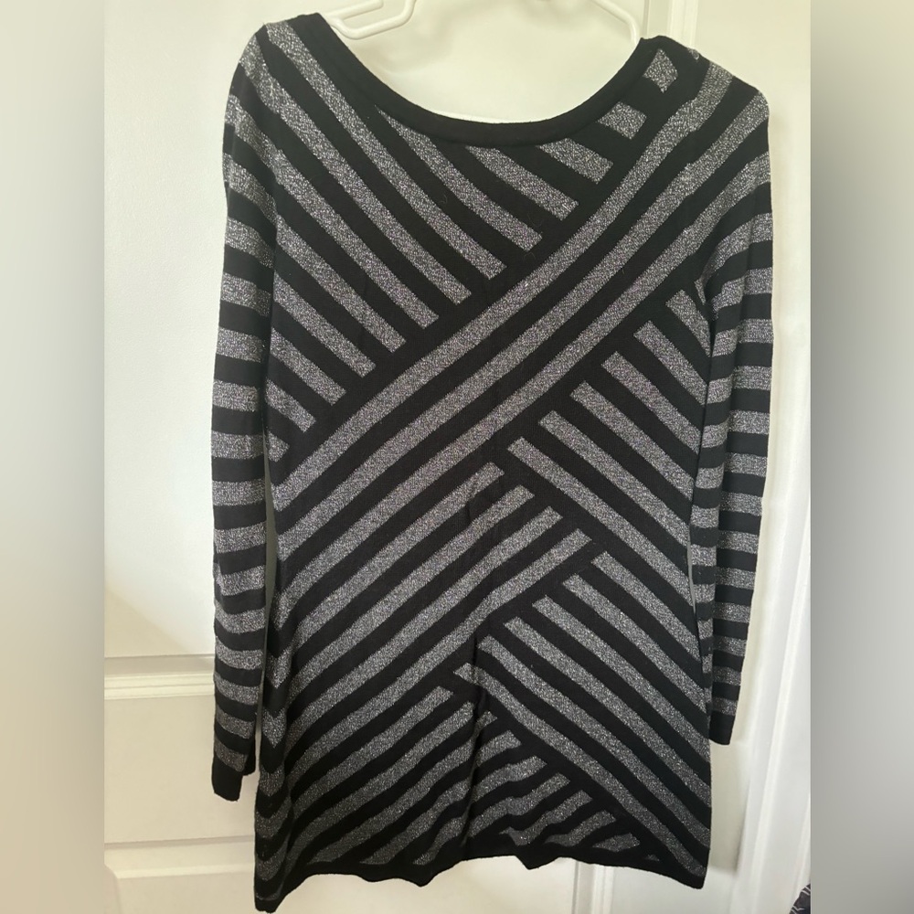 White House Black Market long sleeve sweater top